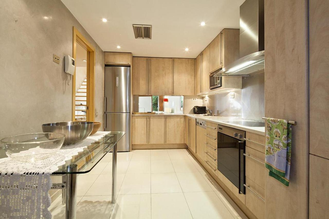 Spacious In With Outdoor Terrace *