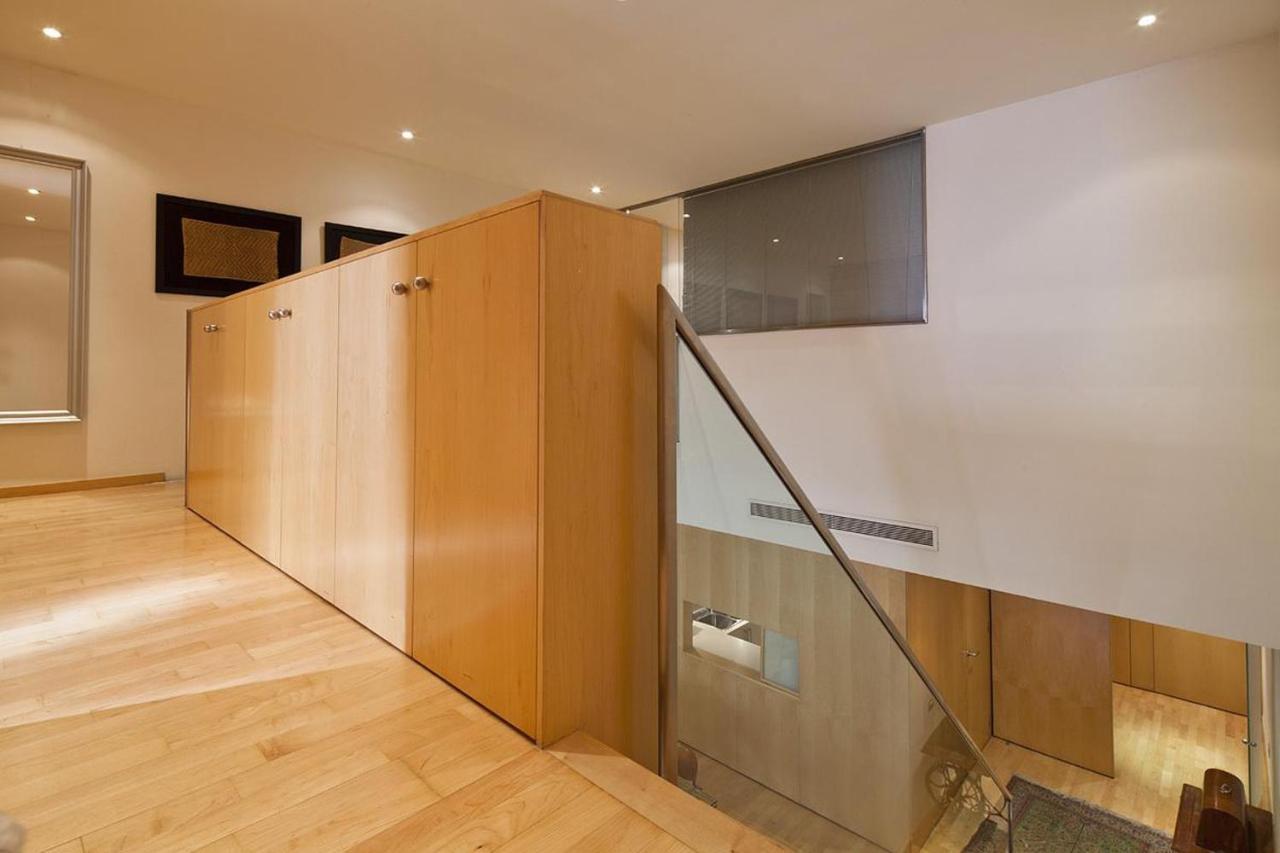 Spacious In With Outdoor Terrace